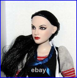 Ava Sinister Circus NRFB Doll 15 Teenage body Tonner Sinister Circus Mint