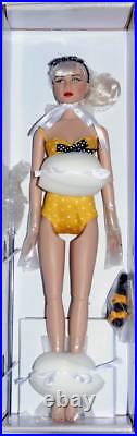 Basic Dixie 16 doll Tonner 2015 Chic body NRFB with stand Kit Face Platinum hair