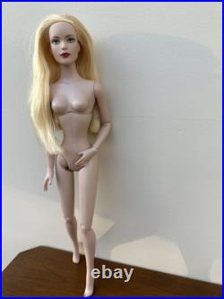 Hybrid Tonner 16 Nude Basic Black Tyler Wentworth