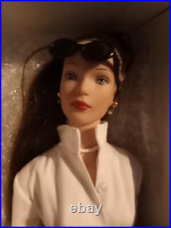 K10-67 Tyler Wentworth Collection Doll Tyler Signature Style Brown Hair #99800