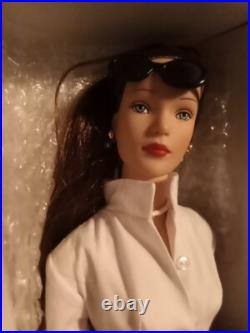 K10-67 Tyler Wentworth Collection Doll Tyler Signature Style Brown Hair #99800