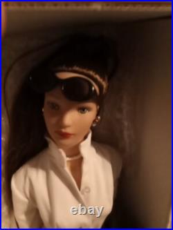 K10-67 Tyler Wentworth Collection Doll Tyler Signature Style Brown Hair #99800