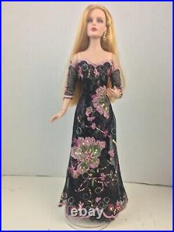Lace & Roses Sydney exclusive FAO Schwartz Exclusive fully dressed doll Tonner