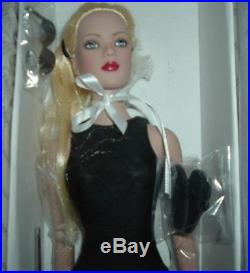 MINT Tonner Tyler Wentworth doll WITH CHANGEBLE FEET