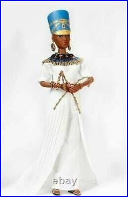 Madame Alexander History of Fashion Nephratiti LE 16 Doll mint retired 50110