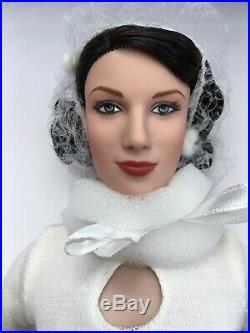 NEW Claire Fraser Basic Doll from the Outlander Collection by Tonner Doll NRFB