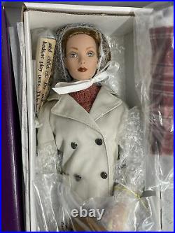 NEW ENGLAND EXCURSION DISPLAY DOLL16 Tonner NRFB Dressed Fashion Doll 2002