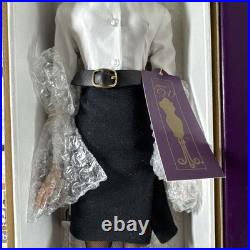 NEW IN BOX 16 Robert Tonner Tyler Wentworth Collection 2002 Signature BA Cognac