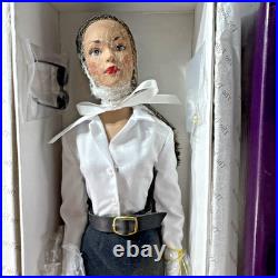 NEW IN BOX 16 Robert Tonner Tyler Wentworth Collection 2002 Signature BRUNETTE