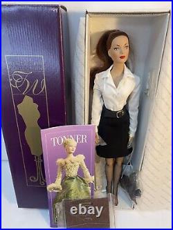 NEW Tyler Wentworth Robert Tonner Signature Style Redhead 16Fashion Doll TW0406 NEW Tyler Wentworth Robert Tonner Signature Style Redhead 16Fashion Doll TW0406