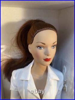 NEW Tyler Wentworth Robert Tonner Signature Style Redhead 16Fashion Doll TW0406 NEW Tyler Wentworth Robert Tonner Signature Style Redhead 16Fashion Doll TW0406