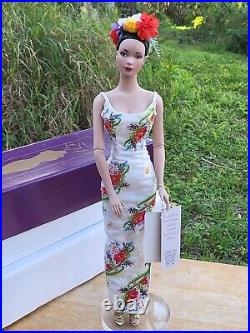 NEW in BOX Tonner 16 Tyler Wentworth Doll dressed in Tropico TW1302