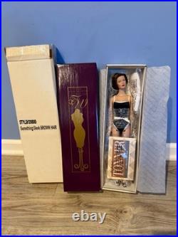 NIB Tonner Tyler Wentworth Something Sleek Brown Hair Doll #20800 withshipper