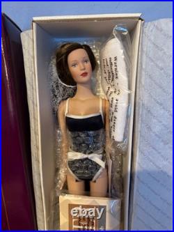 NIB Tonner Tyler Wentworth Something Sleek Brown Hair Doll #20800 withshipper