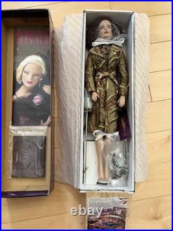 NRFB Robert Tonner Tyler Wentworth When In Rome 2005 Sydney Chase 16 Doll NRFB Robert Tonner Tyler Wentworth When In Rome 2005 Sydney Chase 16 Doll