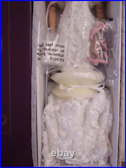 New York Sydney Royale Tonner Doll NRFB 350 Made 2005 FAO Schwartz Exclusive BW