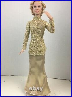 Oxford Dinner Golden Compass Nicole Kidman Gold gown fully dressed doll Tonner