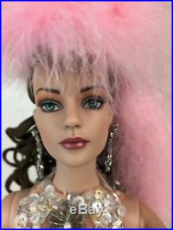 Pastel Phoenix showgirl Sydney FAo Schwarz Las Vegas dressed doll Tyler Tonner