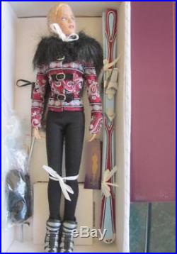 Pretty 2005 Tyler Wentworth Tonner SKI RETREAT 16 Articulated Body Doll