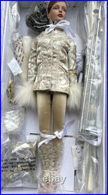 RARE Tonner Tyler Wentworth Ski Retreat 16 Doll T5-TWDD-05 NRFB Complete 2005