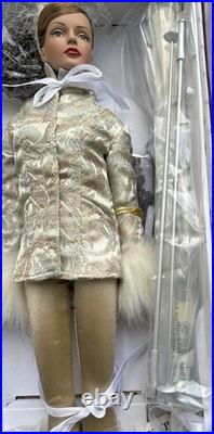 RARE Tonner Tyler Wentworth Ski Retreat 16 Doll T5-TWDD-05 NRFB Complete 2005
