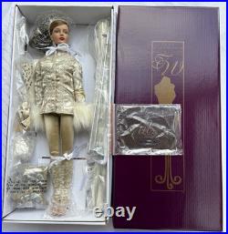 RARE Tonner Tyler Wentworth Ski Retreat 16 Doll T5-TWDD-05 NRFB Complete 2005