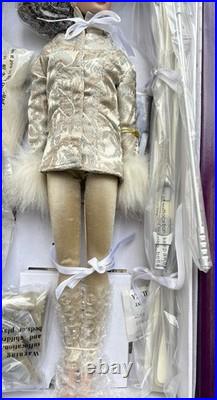 RARE Tonner Tyler Wentworth Ski Retreat 16 Doll T5-TWDD-05 NRFB Complete 2005