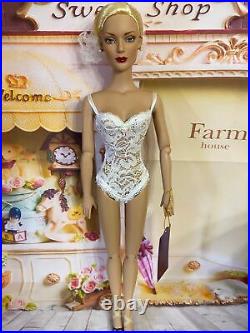 REGINA WENTWORTH Doll 16 CONVENTION DOLL UFDC With COA NEW Robert Tonner Tyler