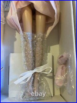 Robert Tonner 16 Cinderella Basic Blonde Doll Tyler Wentworth NRFB VHTF