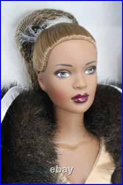 Robert Tonner 16 Fashion Doll SUMPTUOUS ESME Tyler Wentworth in Box p