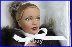 Robert Tonner 16 Fashion Doll SUMPTUOUS ESME Tyler Wentworth in Box p