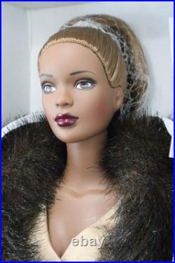 Robert Tonner 16 Fashion Doll SUMPTUOUS ESME Tyler Wentworth in Box p