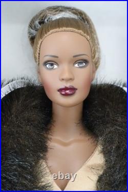 Robert Tonner 16 Fashion Doll SUMPTUOUS ESME Tyler Wentworth in Box p