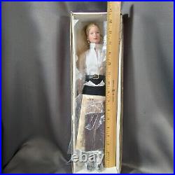 Robert Tonner 16 Inch Doll Tyler Wentworth Collection Signature Blonde 99802 NIB