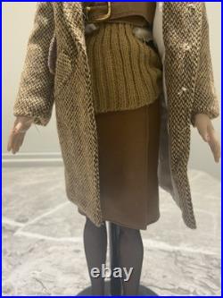 Robert Tonner 16 Tyler Wentworth City Tweed Doll Brown Hair Fashion