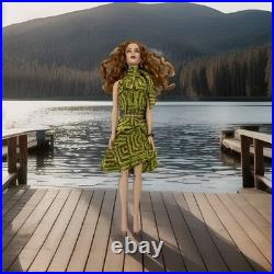 Robert Tonner 16 Vinyl Tyler Wentworth Doll 1999 in Green Pattern Outfit