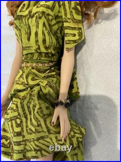 Robert Tonner 16 Vinyl Tyler Wentworth Doll 1999 in Green Pattern Outfit