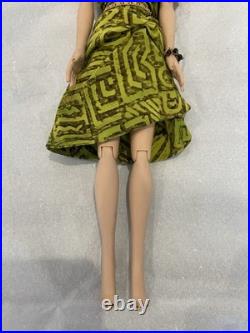 Robert Tonner 16 Vinyl Tyler Wentworth Doll 1999 in Green Pattern Outfit