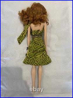 Robert Tonner 16 Vinyl Tyler Wentworth Doll 1999 in Green Pattern Outfit