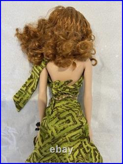 Robert Tonner 16 Vinyl Tyler Wentworth Doll 1999 in Green Pattern Outfit