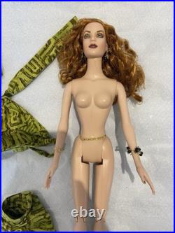 Robert Tonner 16 Vinyl Tyler Wentworth Doll 1999 in Green Pattern Outfit