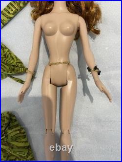 Robert Tonner 16 Vinyl Tyler Wentworth Doll 1999 in Green Pattern Outfit