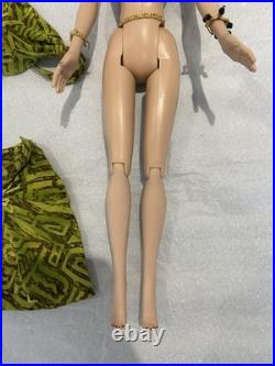 Robert Tonner 16 Vinyl Tyler Wentworth Doll 1999 in Green Pattern Outfit