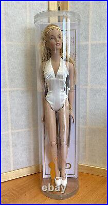 Robert Tonner 16-inch basic Blonde Tyler Wentworth Doll in Original Container