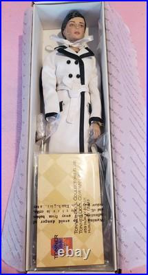 Robert Tonner 2004 ASHLEIGH 16 Tyler Wentworth Model NRFB VHTF White Jacket