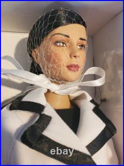 Robert Tonner 2004 ASHLEIGH 16 Tyler Wentworth Model NRFB VHTF White Jacket