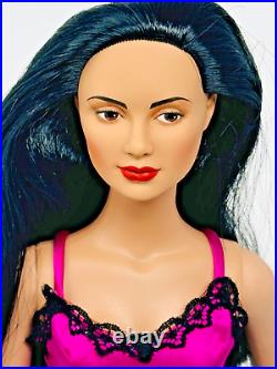 Robert Tonner Artist Doll 16 RTW Romance Angelina Ruiz TW9403 In Box