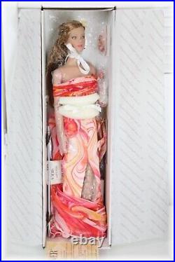 Robert Tonner Cinammon Swirl Tyler Wentworth Doll Boxed