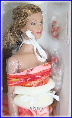 Robert Tonner Cinammon Swirl Tyler Wentworth Doll Boxed