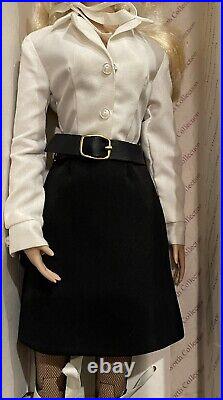 Robert Tonner Doll Tyler Wentworth Collection Signature Style BW-Blonde TW0405
